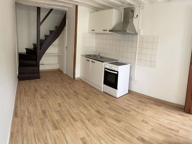 Location maison, m² T 1 à Charly sur Marne, 485 €