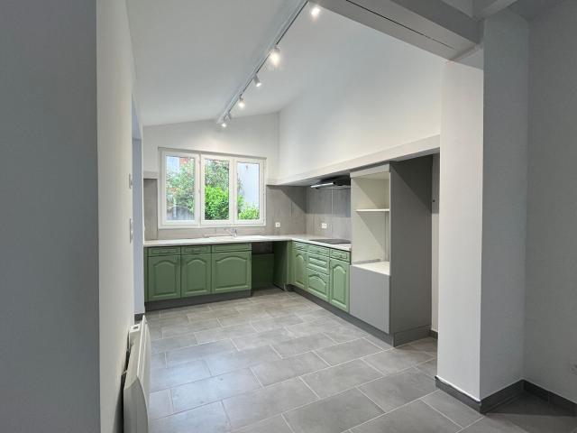Location maison, m² T 2 à Pezens, 655 € | Orpi