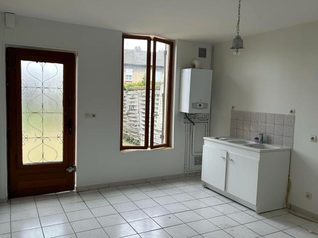 Location maison, m² T 3 à Chauny, 620 €