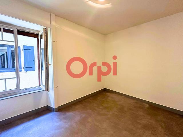 Location maison, m² T 3 à Cussac, 550 € | Orpi