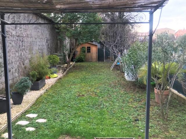Location maison, m² T 3 à La Calmette, 858 € | Orpi