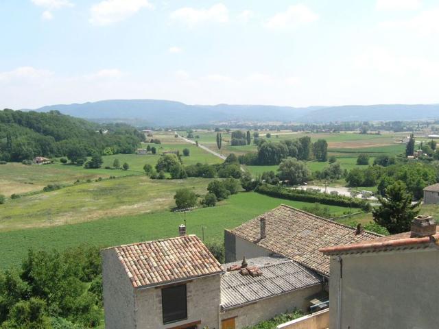 Location maison, m² T 3 à Mane, 880 €