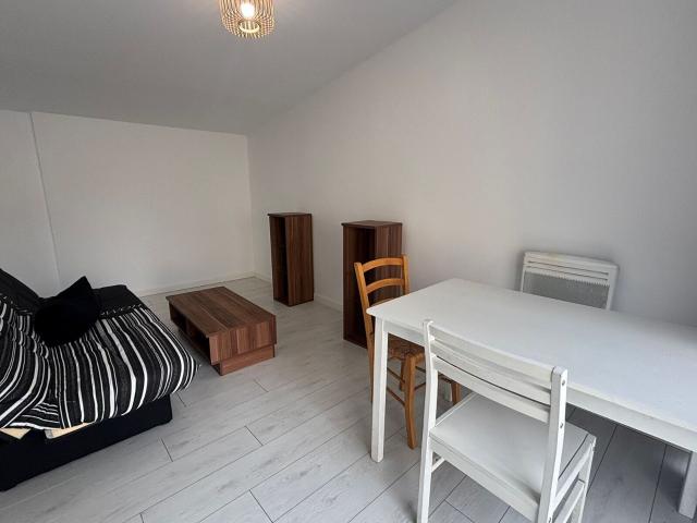 Location maison, m² T 3 à Poitiers, 755 €