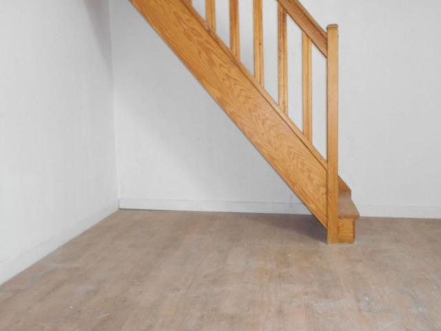 Location maison, m² T 3 à Signy Signets, 775 € | Orpi