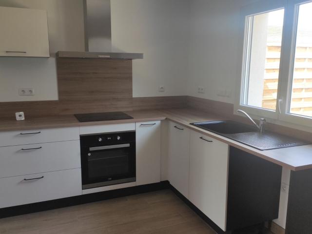 Location maison, m² T 4 à Ferrières, 1 200 €