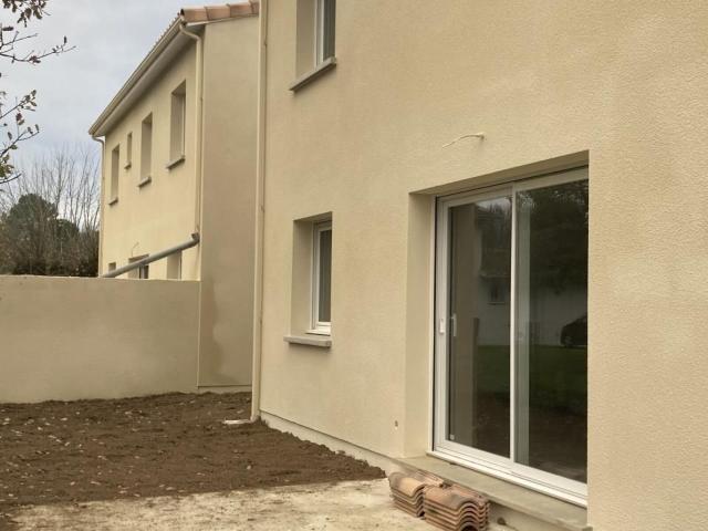 Location maison, m² T 4 à Lesparre Médoc, 920 €