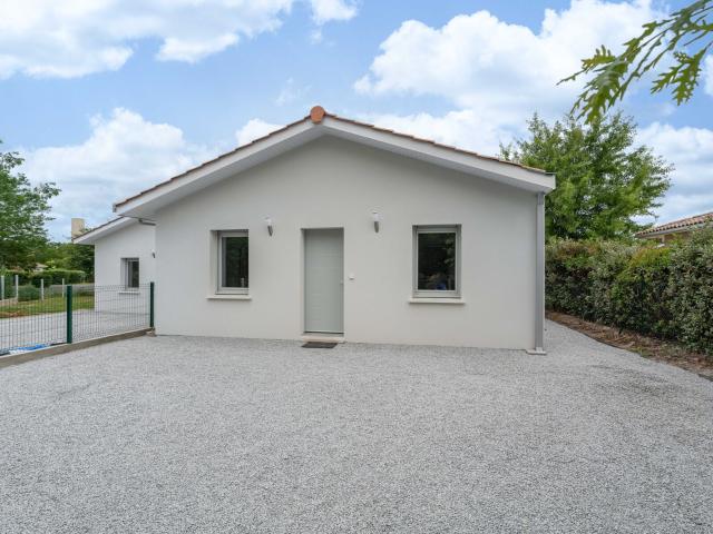 Location maison, m² T 4 à Saint Paul en Born, 920 €