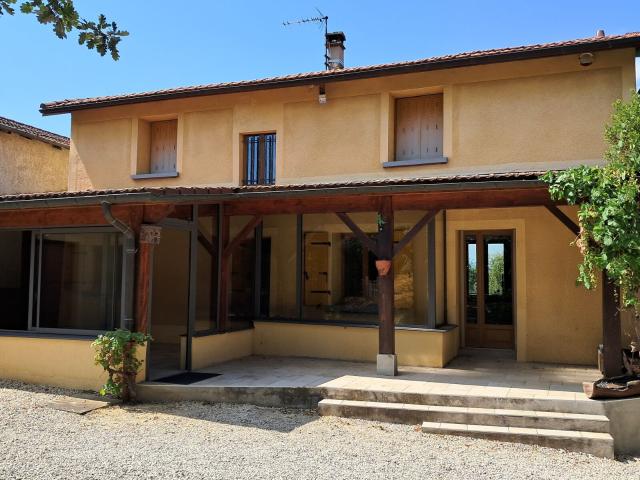 Location maison, m² T 4 à Solaize, 1 990 €