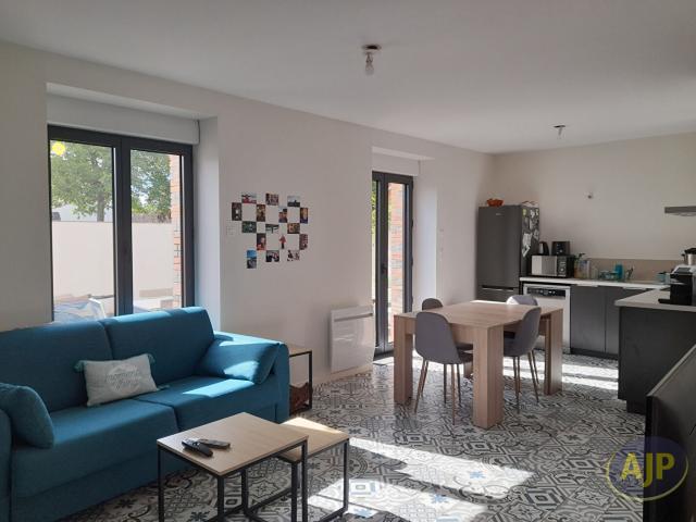 Location maison Maisdon Sur Sevre: 845 € AJP Immobilier Clisson