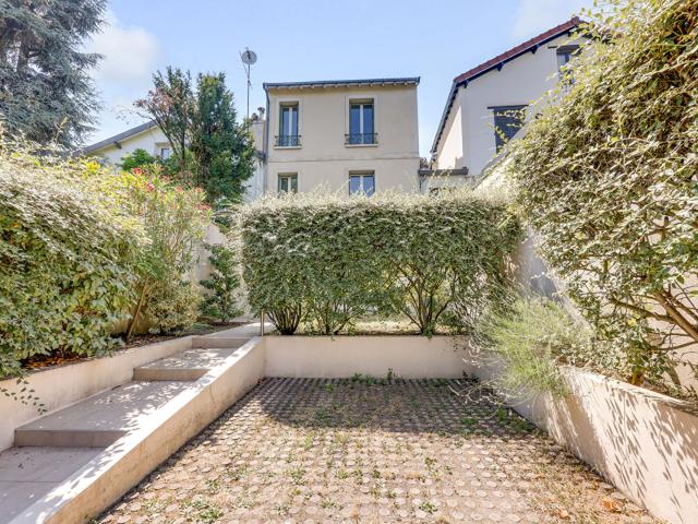 LOCATION MAISON SAINT CLOUD 5 pièces 10158 m2