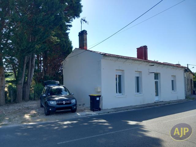 Location maison Saint Germain D Esainteuil: 750 € AJP Lesparre Immobilier