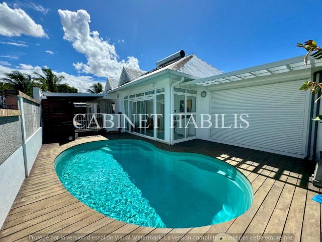 Location maison Saint Pierre 5 pièces 240.05m² 2600€ | Cabinet Habilis