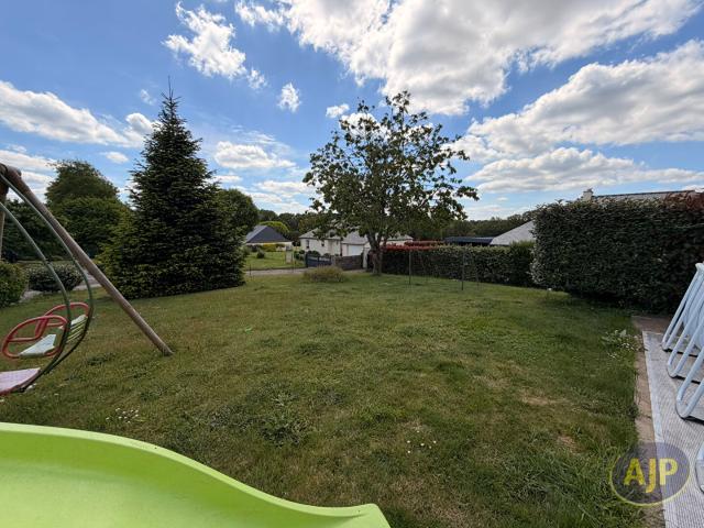 Location maison Plumelec: 950 € AJP Immobilier Plumelec