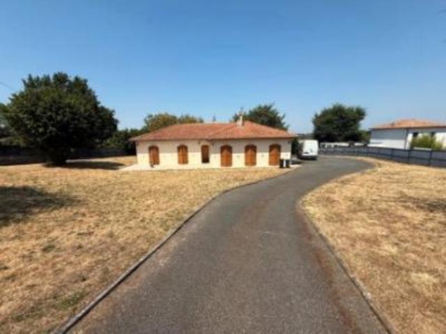 location maison quinsac 4 pièces 122 m2 gironde 33360 1500 € / mois