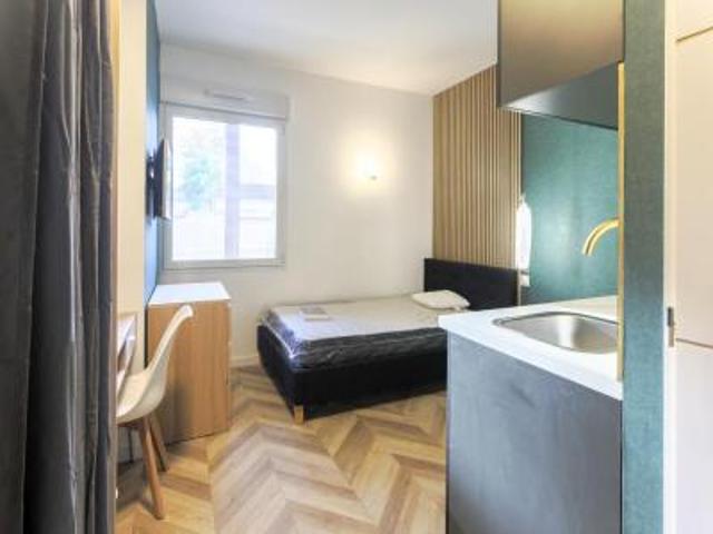 location maison rochelle 19 pièces 428 m2 charente maritime 17000 580 € / mois