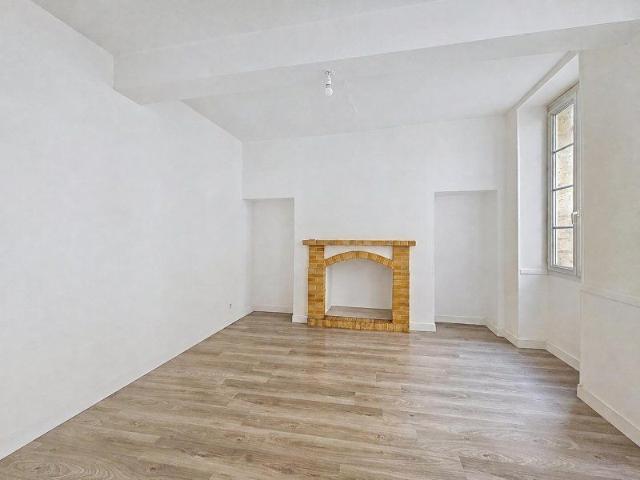 Location / Maison T4