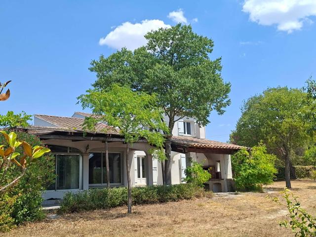 Location Maison T5 de 153 m2, avec jardin non clos, terrasses, véranda et garage