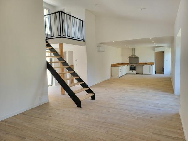 LOCATION MAISON T5 + JARDIN + GARAGE A ESPIRAT 63160