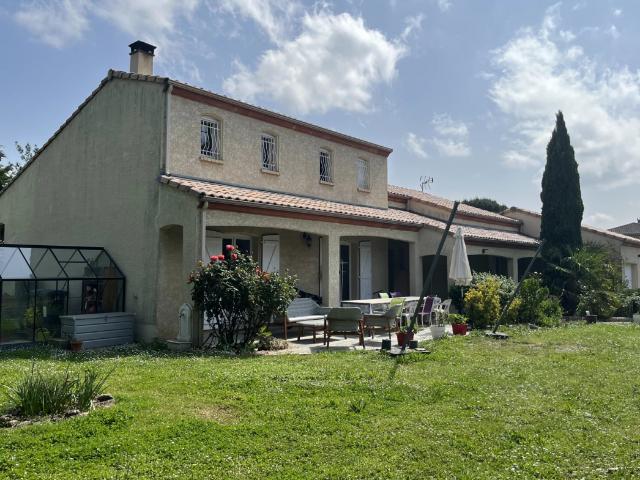 Location maison T6 La Salvetat Saint Gilles