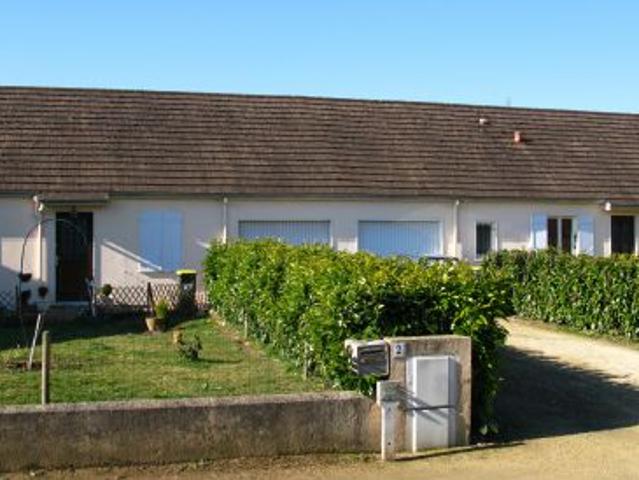 Location / Maison Type 4 à AINAY LE VIEIL