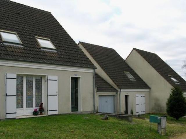 Location / Maison Type 4 à VAILLY SUR SAULDRE