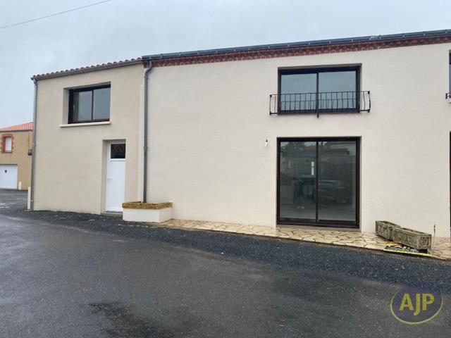 Location maison Vallet: 904 € AJP Immobilier Clisson