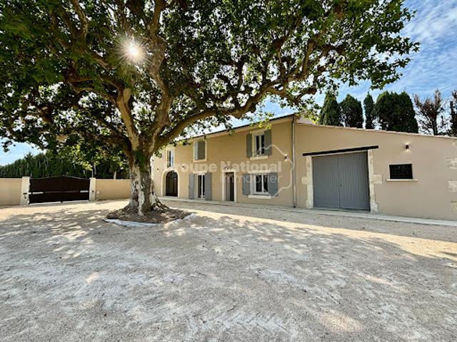 Location Mas 4 pièces 160.9 m2 Chateaurenard