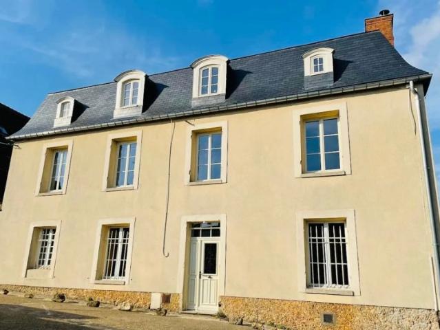 Location meublée Maison de ville 18 ème rénovée