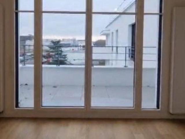 Location meublée, avec balcon et parking