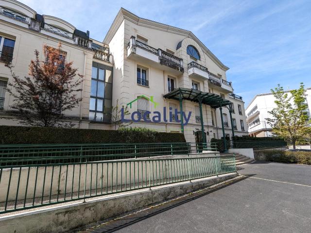 Location meublée: Appartement 2 pièces de 51 m2 avec ascenseur au Plessis Robinson