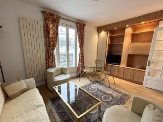 Location meublée appartement 2 pieces 21av Hoche