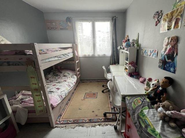 Location meublée appartement 3P 65 m² Asnières