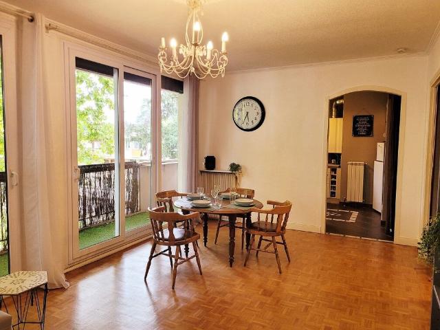 LOCATION MEUBLEE PAU Trespoey: Appartement T3 de 77m2 avec balcon en dernier étage