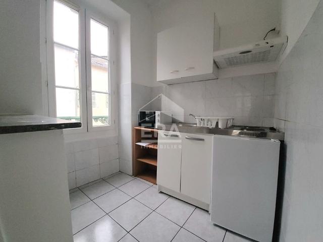LOCATION MEUBLEE PAU CENTRE: T1 meublé de 27 m²