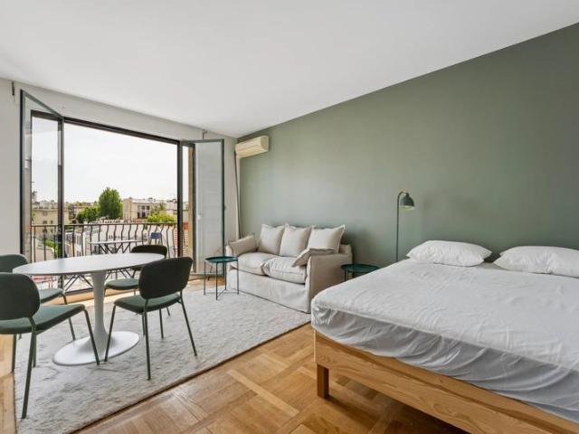 Location meublée: Très beau studio de 39m2 avec balcon plein SUD et place de parking
