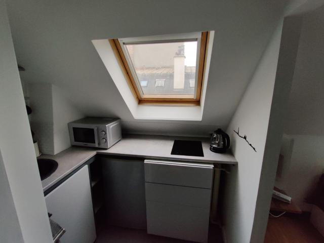 Location meublée 13m² Porte Dauphine/Etoile