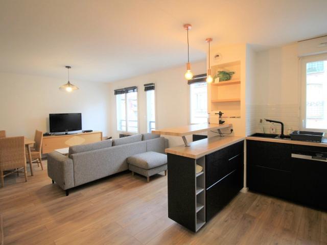 LOCATION MEUBLEE 2/3 PIECES