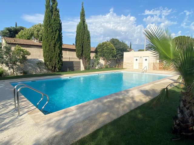 Location NIMES T3 avec CLIMATISATION, TERRASSE et GARAGE DOUBLE | Tourdiat Immobilier