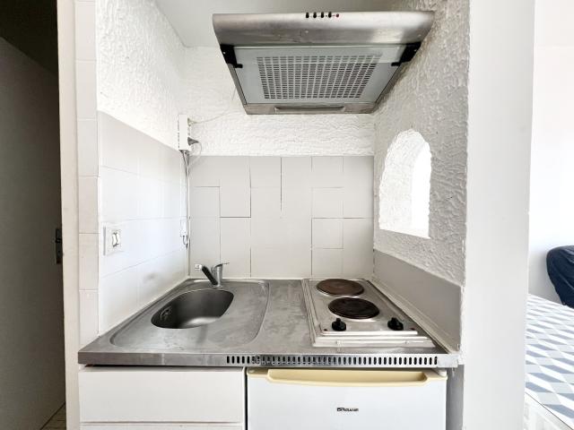 Location NIMES VAUBAN / REVOLUTION STUDIO avec BALCON ET CHAUFFAGE INCLUS | Tourdiat Immobilier