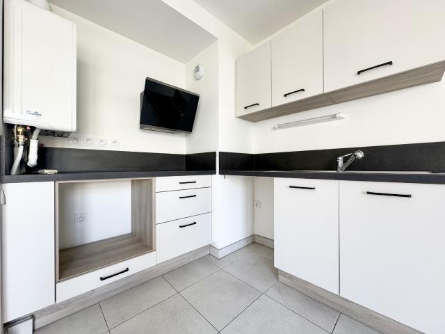 Location NIMES / DHUODA JEAN JAURES T2 PINEL avec CLIMATISATION et TERRASSE | Tourdiat Immobilier