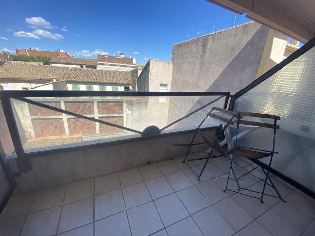 Location NIMES / FEUCHERE T1 BIS MEUBLÉ avec BALCON et PARKING | Tourdiat Immobilier