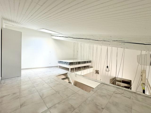 Location NIMES / NOTRE DAME T1 BIS MEUBLE en DUPLEX avec CLIMATISATION | Tourdiat Immobilier
