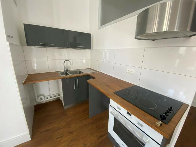 Location NIMES ORATOIRE GRAND STUDIO LUMINEUX | Tourdiat Immobilier