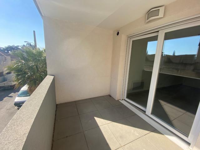Location NIMES / ROUTE D'AVIGNON T2 avec BALCON et PARKING | Tourdiat Immobilier