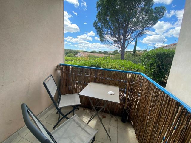 Location NIMES/VACQUEROLLES T2 MEUBLE avec BALCON et PARKING | Tourdiat Immobilier