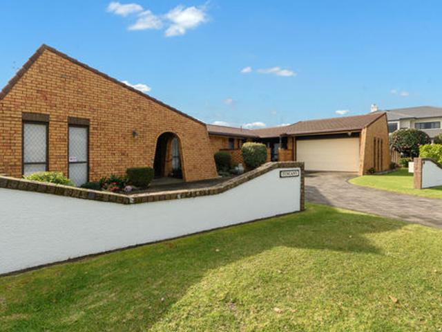 Location opportunity and close to water front