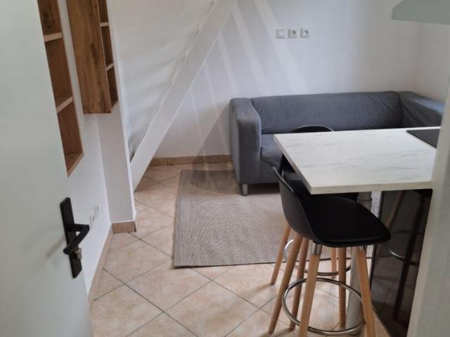 LOCATION OULLINS STUDIO