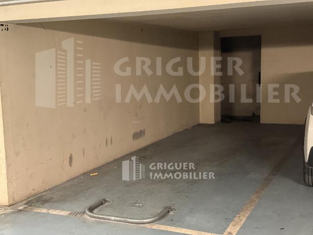 Location parking avec recoin cave Garibaldi / Vieux Nice