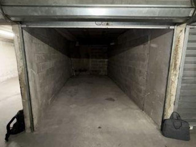 Location Parking 12 m²