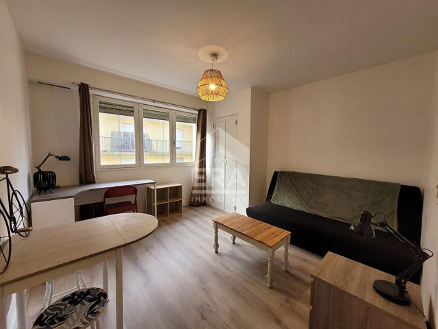 LOCATION PAU CENTRE: T1 meublé de 24 m²